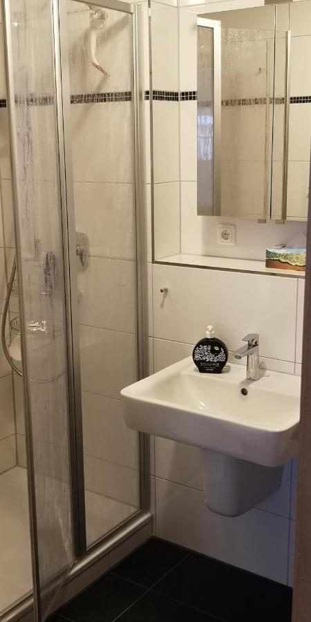 Zentrale Und Strandnahe Ferienwohnung In Kuehlungsborn Ost Buitenkant foto